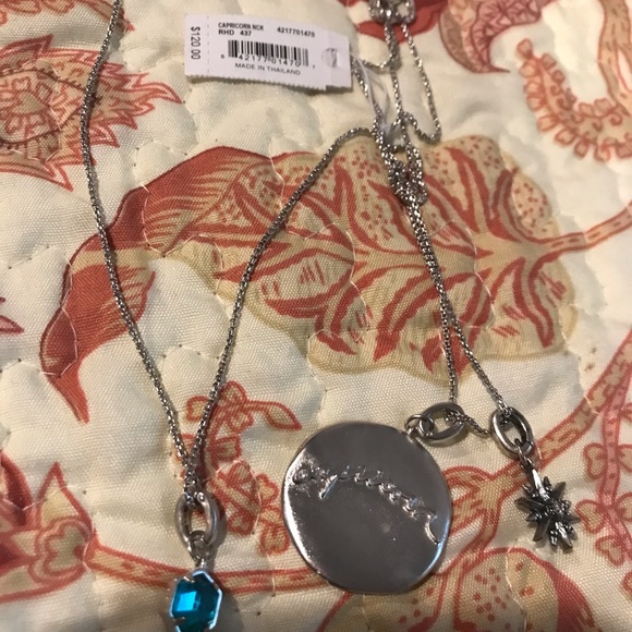 Kendra Scott necklace